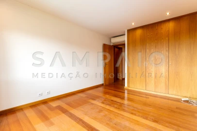 Apartamento T4 para Venda em Ermesinde