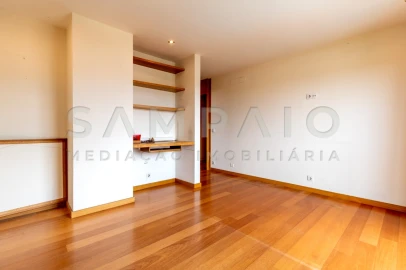 Apartamento T4 para Venda em Ermesinde