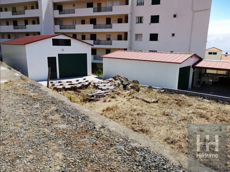 Terreno para Venda em Caniço Foto 1