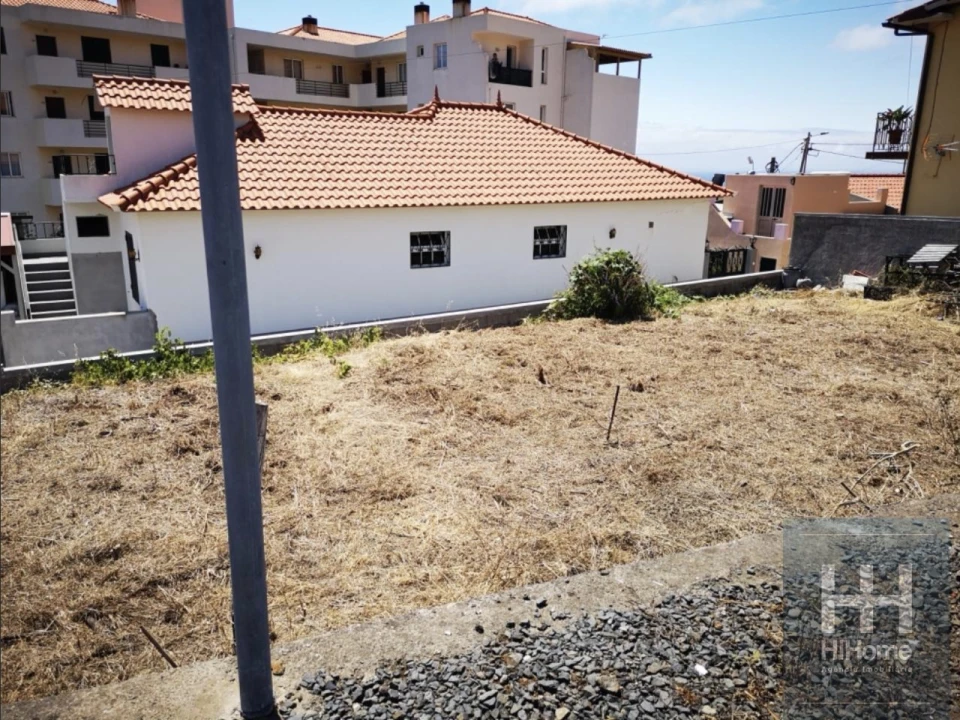 Terreno para Venda em Caniço Foto 3