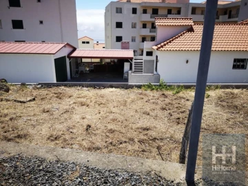 Terreno para Venda em Caniço