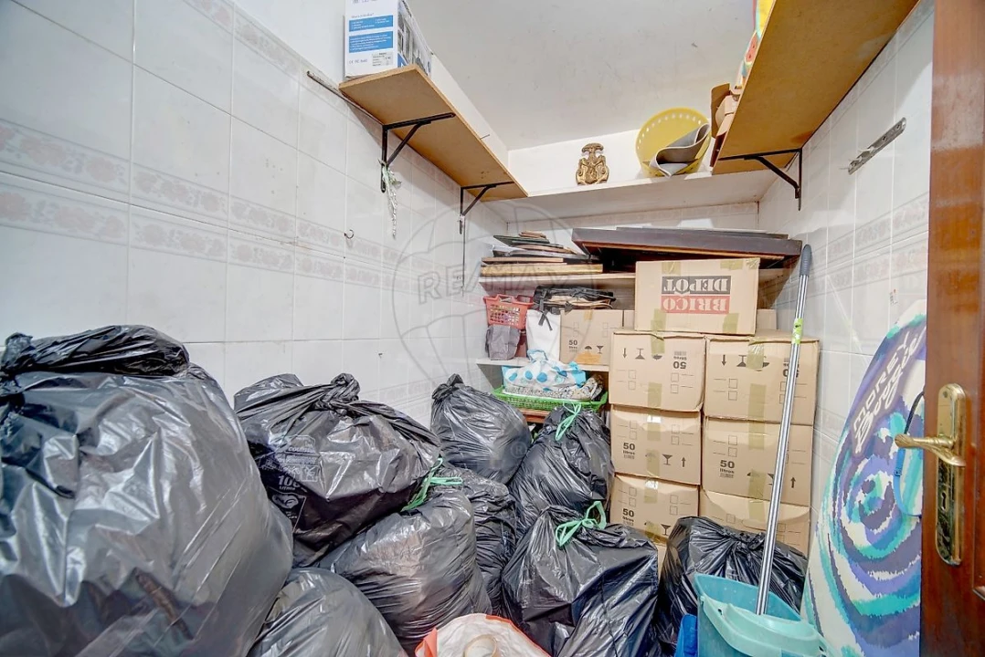 Apartamento T3 para Venda em Massamá e Monte Abraão Foto 23