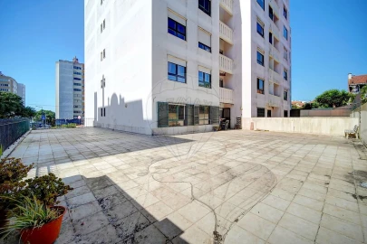 Apartamento T3 para Venda em Massamá e Monte Abraão