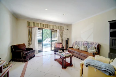 Apartamento T3 para Venda em Massamá e Monte Abraão