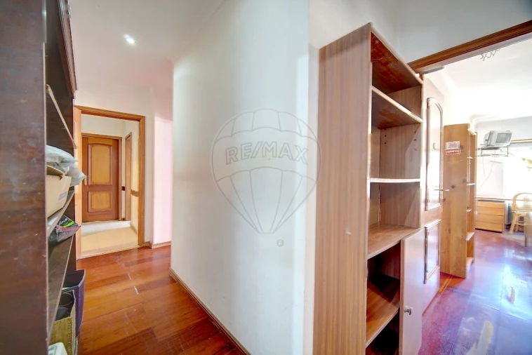 Apartamento T3 para Venda em Massamá e Monte Abraão Foto 12