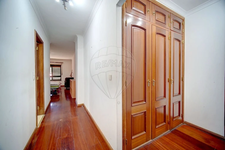Apartamento T3 para Venda em Massamá e Monte Abraão Foto 14