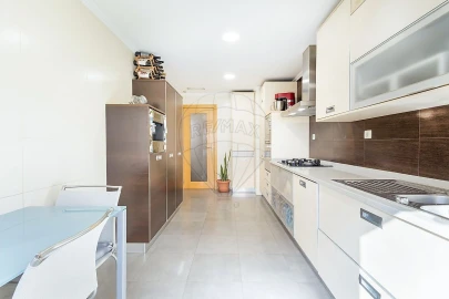 Apartamento T3 para Arrendamento em Odivelas