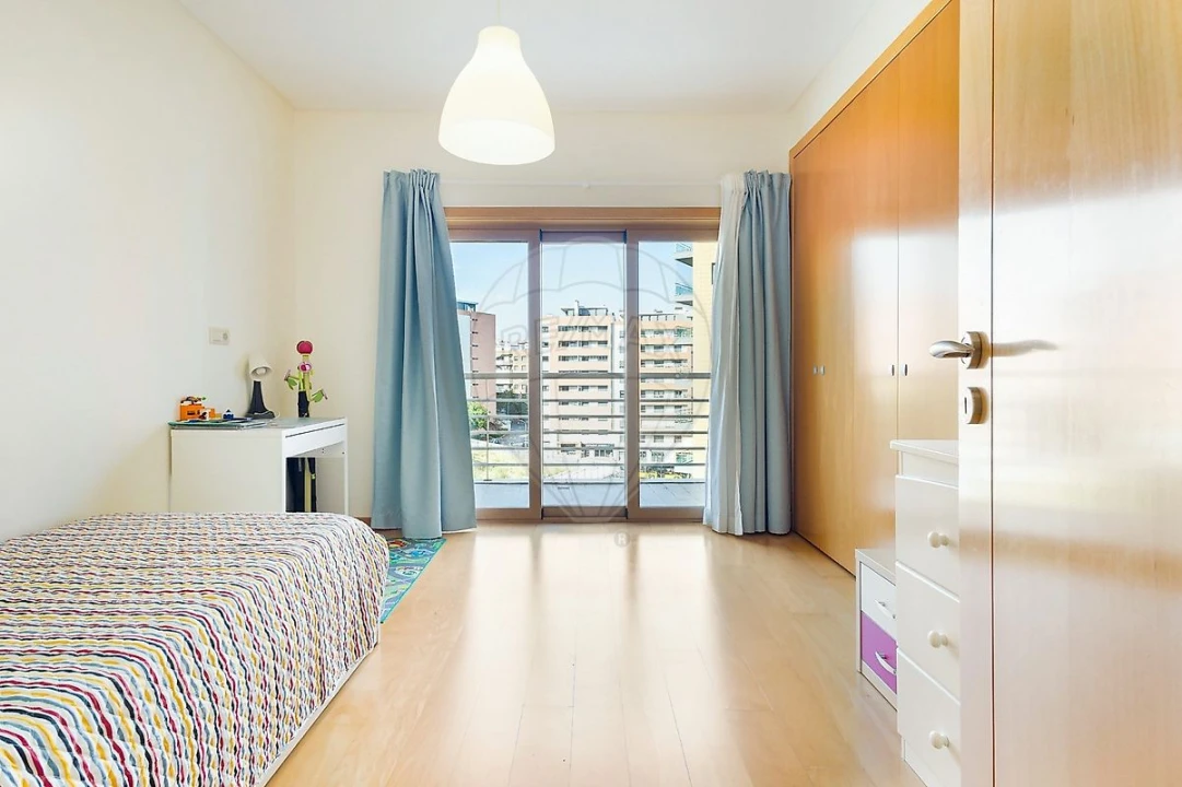 Apartamento T3 para Arrendamento em Odivelas Foto 6