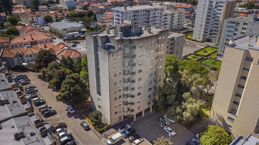 Apartamento T4 para Venda em Paranhos Foto 5