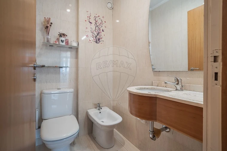 Apartamento T4 para Venda em Paranhos Foto 14