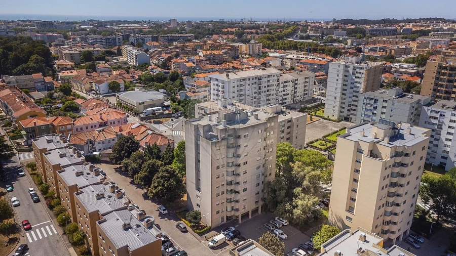 Apartamento T4 para Venda em Paranhos Foto 6