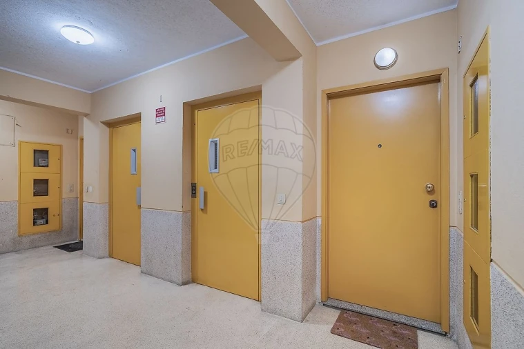 Apartamento T4 para Venda em Paranhos Foto 35