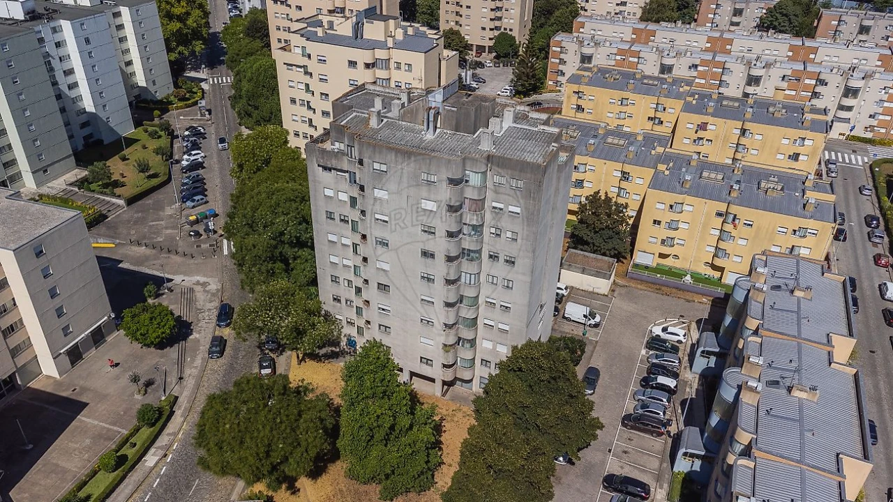 Apartamento T4 para Venda em Paranhos Foto 4