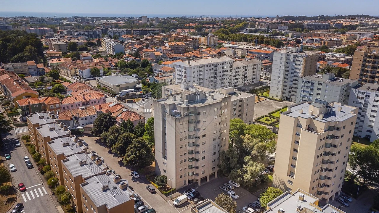 Apartamento T4 para Venda em Paranhos Foto 6
