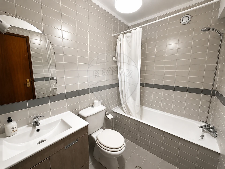 Apartamento T1 para Venda em Mafamude e Vilar do Paraíso Foto 6