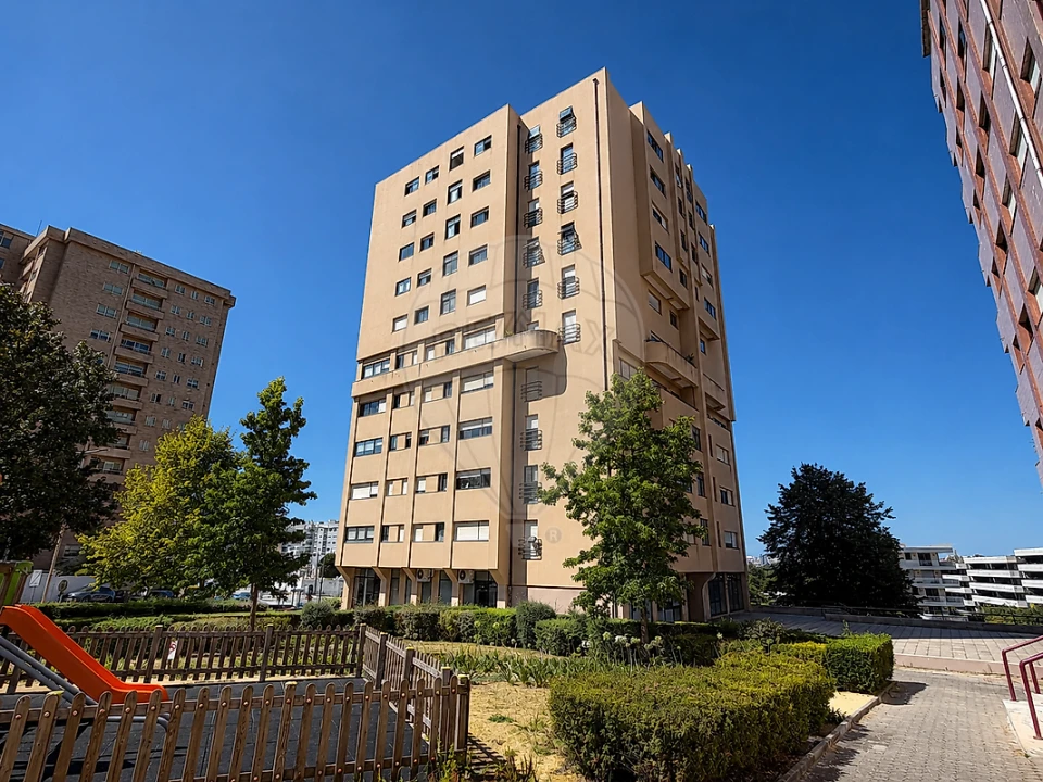 Apartamento T1 para Venda em Mafamude e Vilar do Paraíso Foto 1
