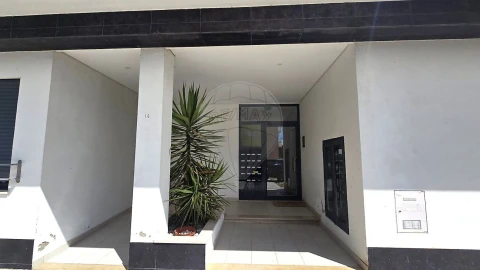 Apartamento T3 para Arrendamento em Vila Nova da Barquinha