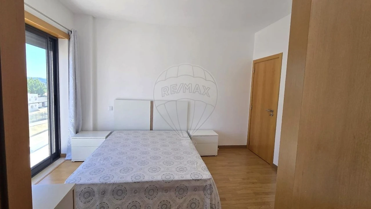 Apartamento T3 para Arrendamento em Vila Nova da Barquinha Foto 14