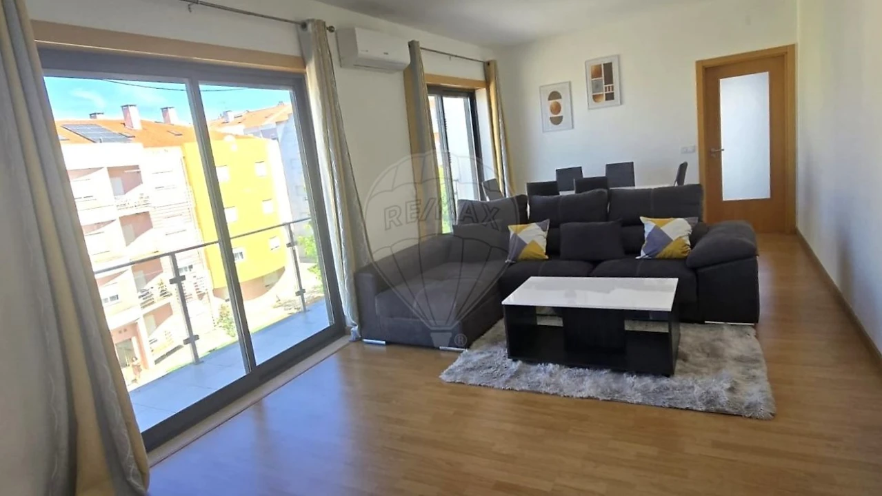Apartamento T3 para Arrendamento em Vila Nova da Barquinha Foto 17