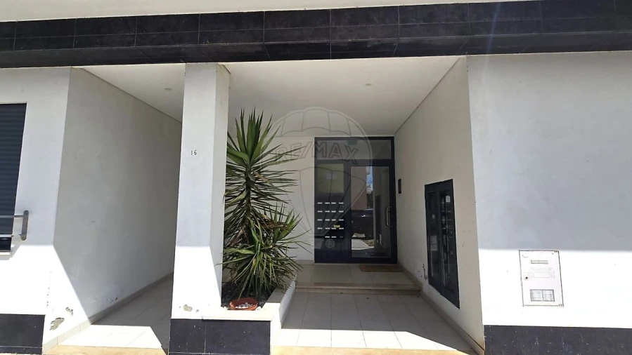 Apartamento T3 para Arrendamento em Vila Nova da Barquinha Foto 3