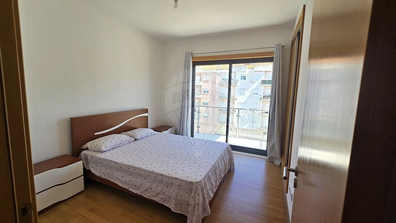 Apartamento T3 para Arrendamento em Vila Nova da Barquinha Foto 12