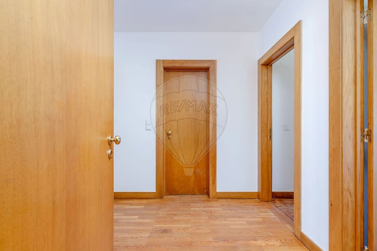Apartamento T3 para Venda em Lumiar Foto 14