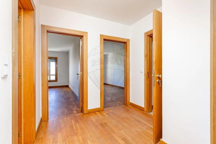 Apartamento T3 para Venda em Lumiar Foto 9