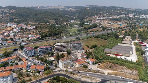 Armazém para Venda em Alverca do Ribatejo e Sobralinho