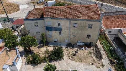 Armazém para Venda em Alverca do Ribatejo e Sobralinho