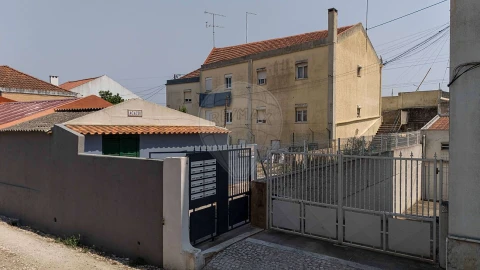 Armazém para Venda em Alverca do Ribatejo e Sobralinho
