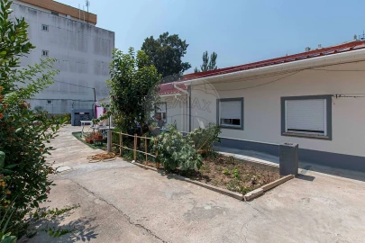 Armazém para Venda em Alverca do Ribatejo e Sobralinho