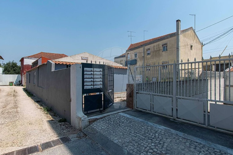 Armazém para Venda em Alverca do Ribatejo e Sobralinho Foto 3