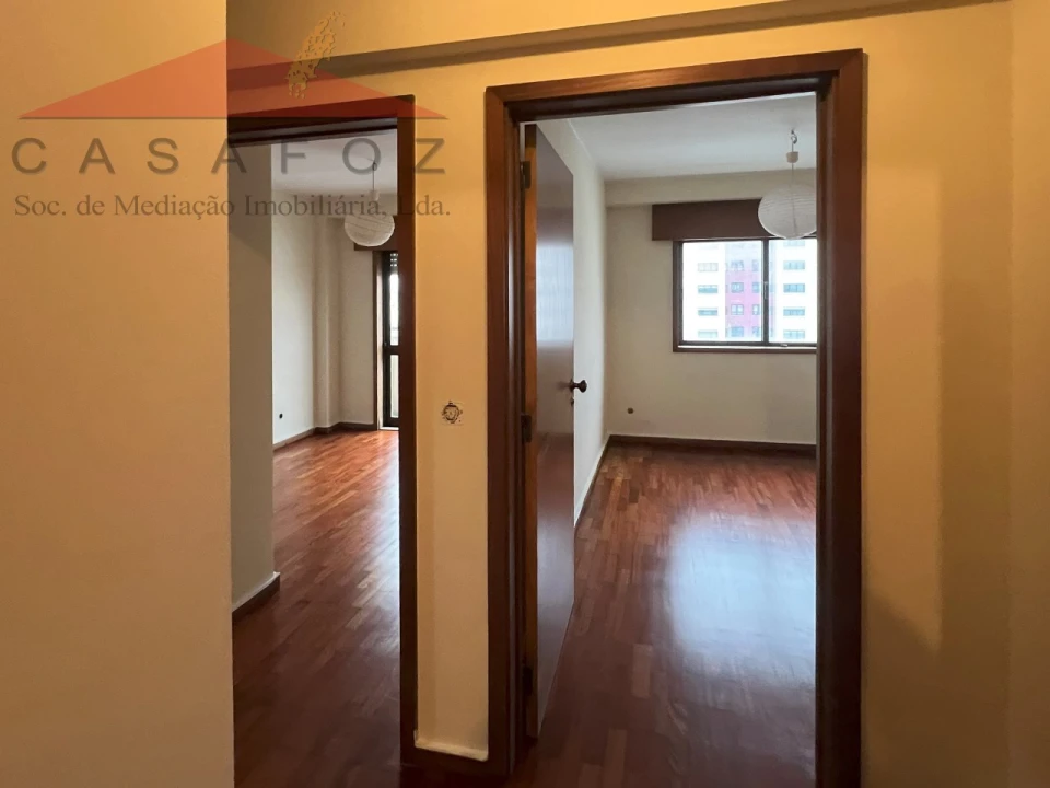 Apartamento T3 para Arrendamento em Ramalde Foto 15