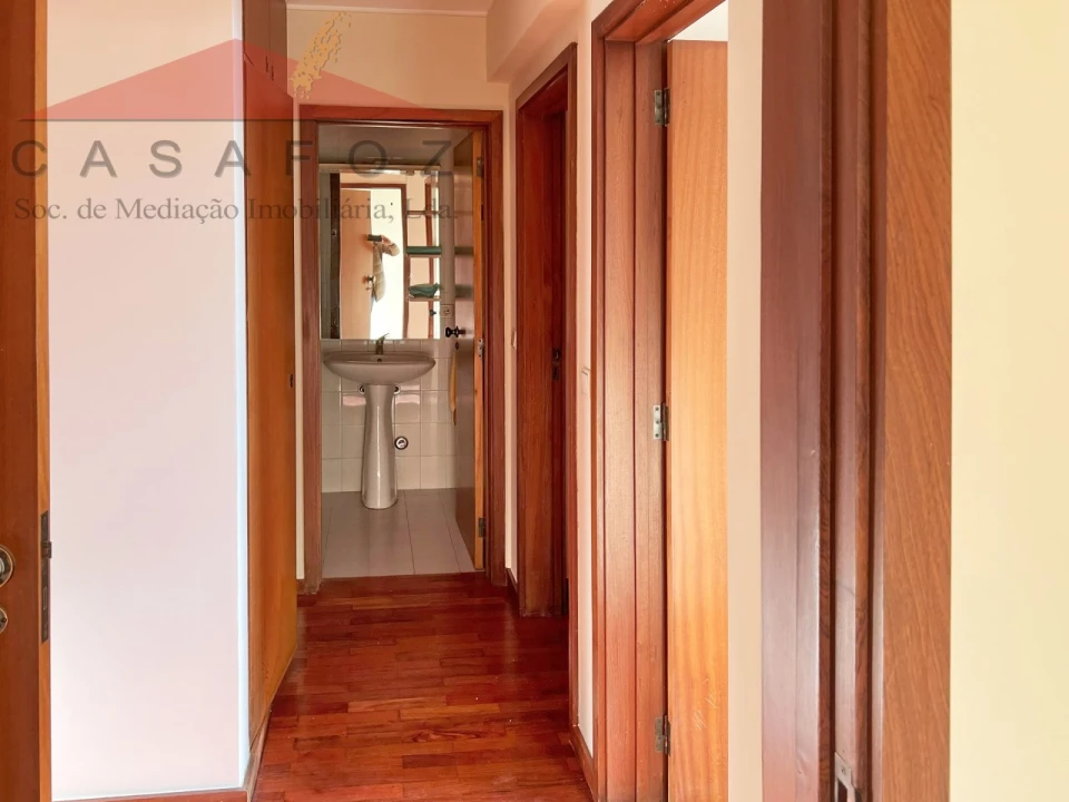 Apartamento T3 para Arrendamento em Ramalde Foto 29