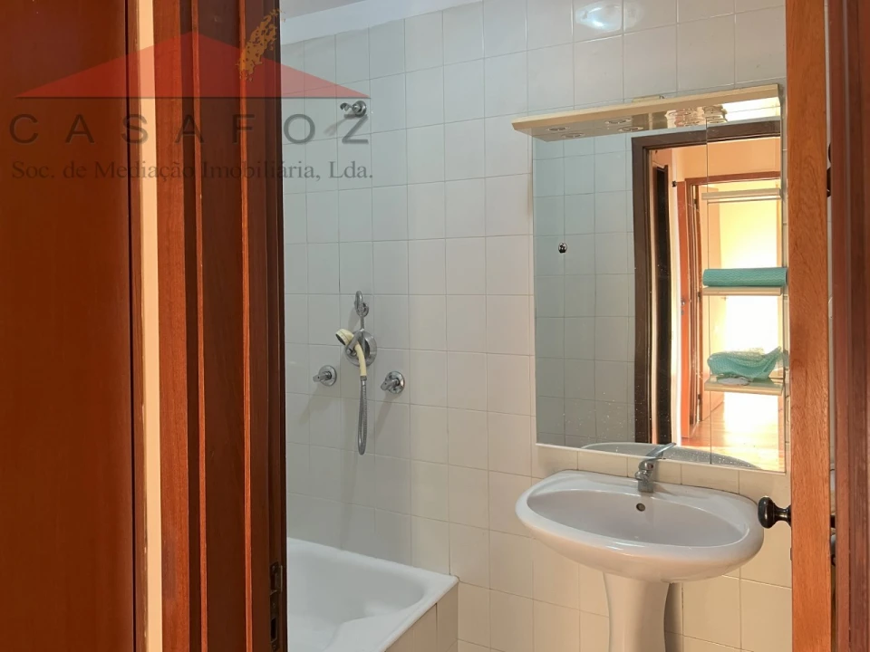Apartamento T3 para Arrendamento em Ramalde Foto 33