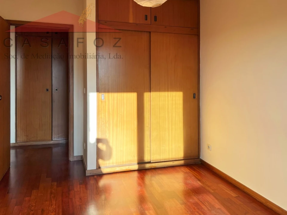 Apartamento T3 para Arrendamento em Ramalde Foto 27