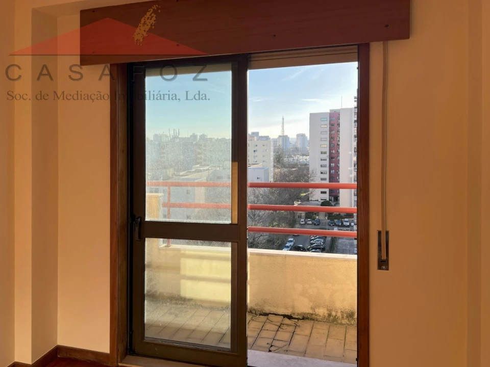 Apartamento T3 para Arrendamento em Ramalde Foto 18