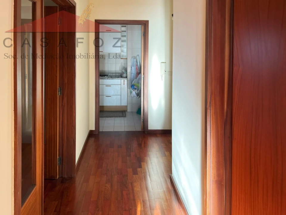 Apartamento T3 para Arrendamento em Ramalde Foto 4