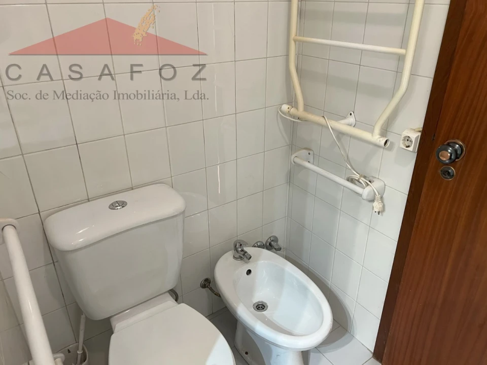 Apartamento T3 para Arrendamento em Ramalde Foto 32