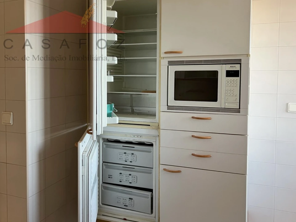 Apartamento T3 para Arrendamento em Ramalde Foto 8