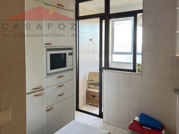 Apartamento T3 para Arrendamento em Ramalde