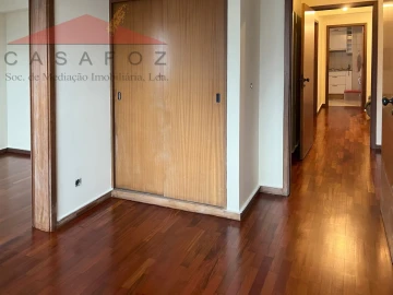 Apartamento T3 para Arrendamento em Ramalde