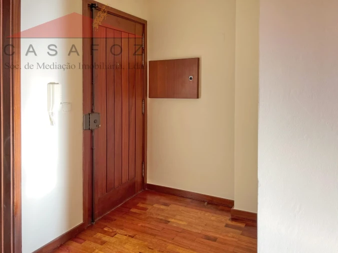Apartamento T3 para Arrendamento em Ramalde Foto 5
