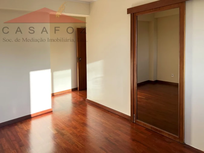 Apartamento T3 para Arrendamento em Ramalde Foto 14