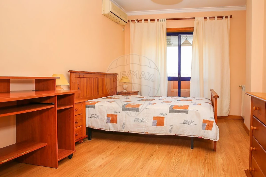 Apartamento T3 para Venda em Carregado e Cadafais Foto 9
