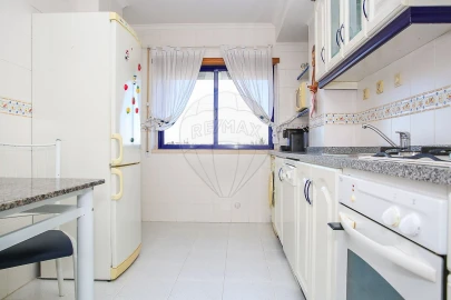 Apartamento T3 para Venda em Carregado e Cadafais