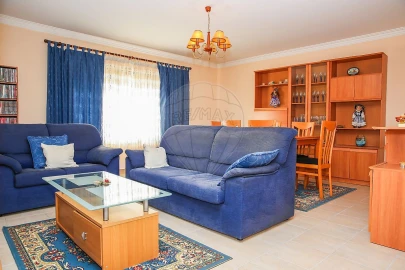 Apartamento T3 para Venda em Carregado e Cadafais