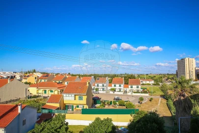 Apartamento T3 para Venda em Carregado e Cadafais