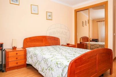 Apartamento T3 para Venda em Carregado e Cadafais