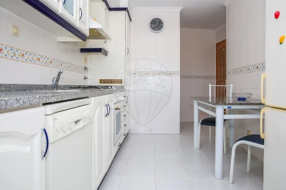 Apartamento T3 para Venda em Carregado e Cadafais